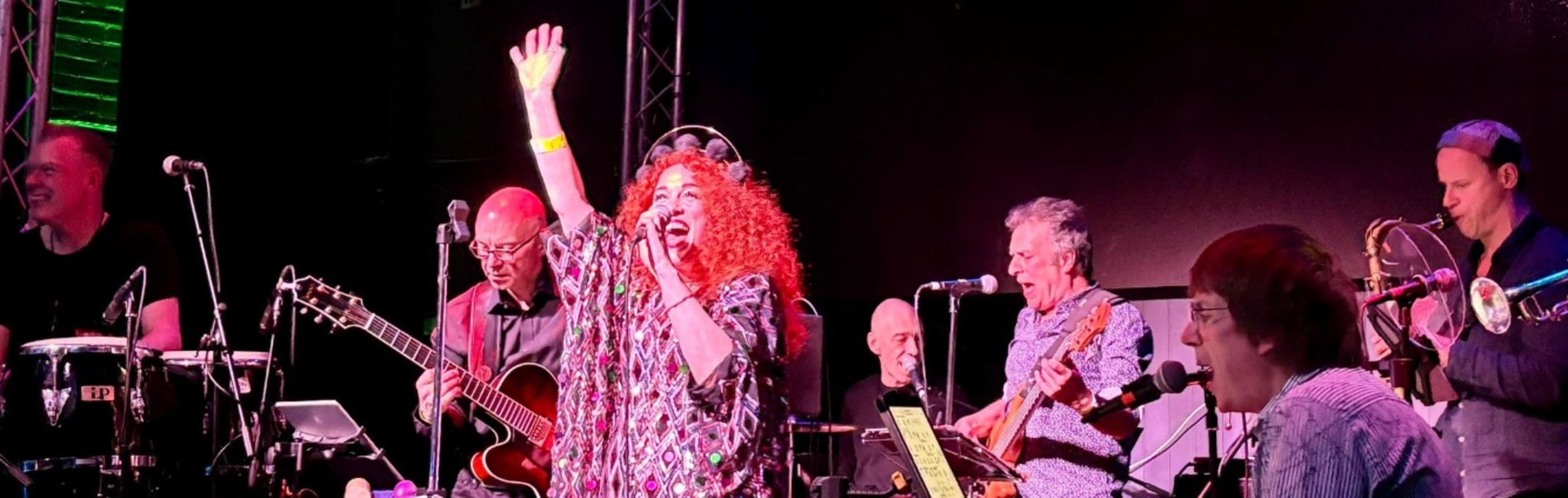 Baiana performing